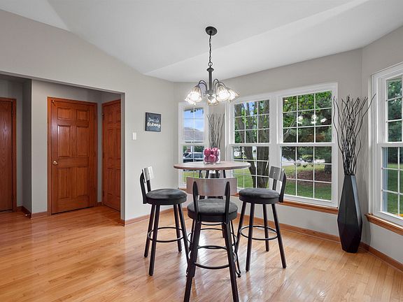 4th image of W140N9693 Knollcrest Cir