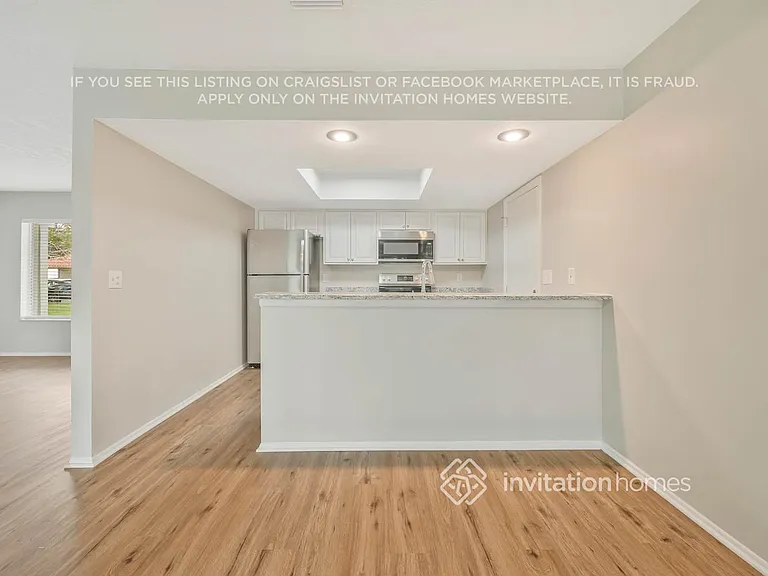 10425 Kingbrook Ln — Photo 12