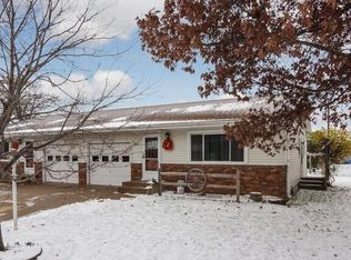 946 Ramsey St S, Shakopee, MN 55379