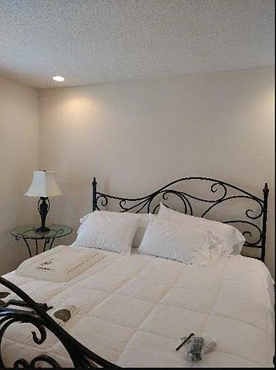 109 Jefferson Dr #UPSTAIRS — Photo 9