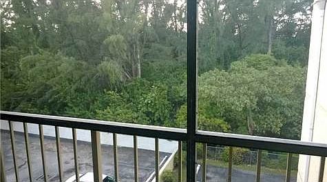 4th image of 16518 NE 26th Ave APT 401