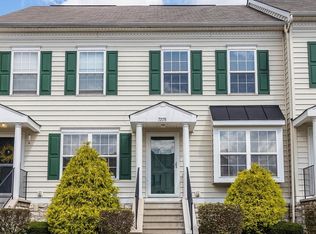 7228 Colonial Affair Dr, New Albany, OH 43054