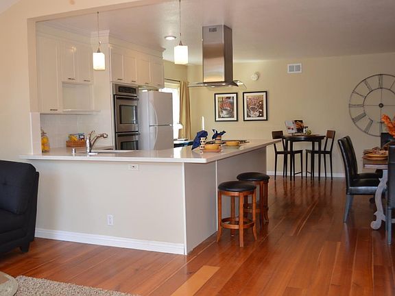 3rd image of 192 Obert Dr