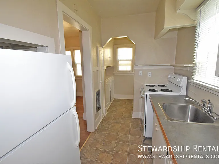 2024 Emerald St #5 — Photo 6