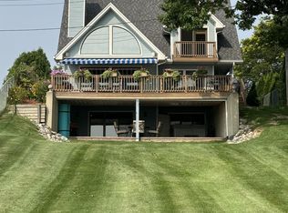 1407 N River Rd, Saint Clair, MI 48079