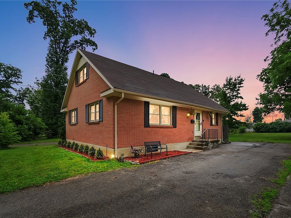 1st image of 364 Park End Dr