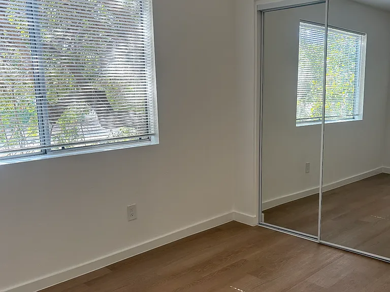 8735 Variel Ave — Photo 7