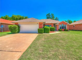 1516 Victoria Pl, Edmond, OK 73003