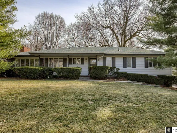 9367 Jones St, Omaha, NE 68114