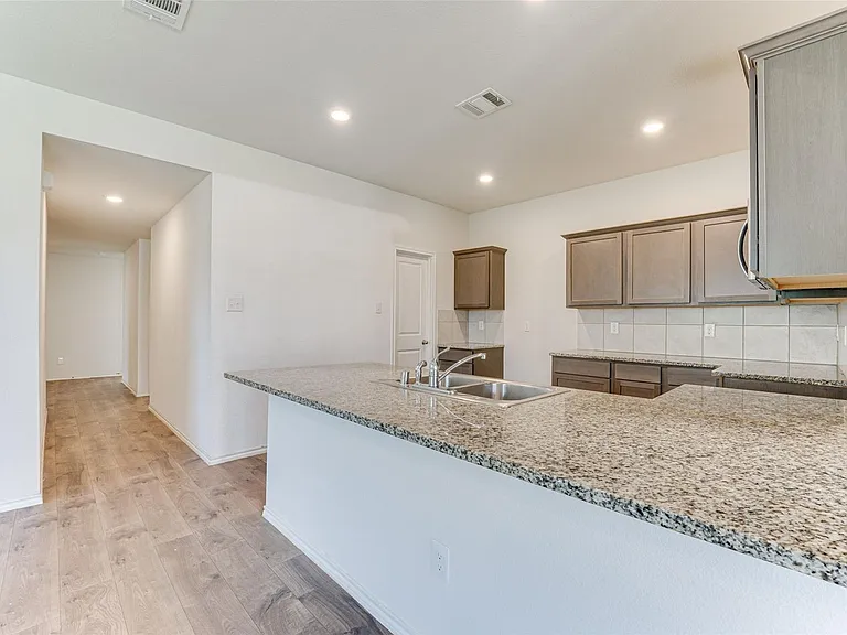 517 Milo Way — Photo 31
