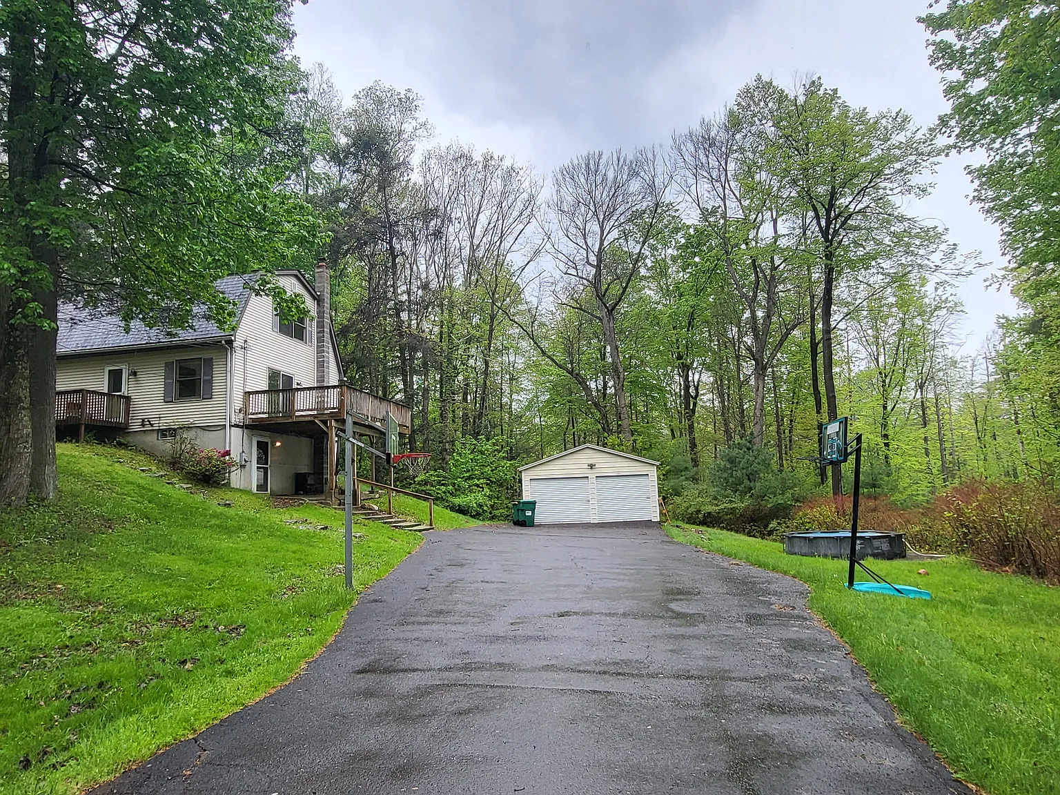 4 bed, 1285 sqft, $3,200 — Photo 2