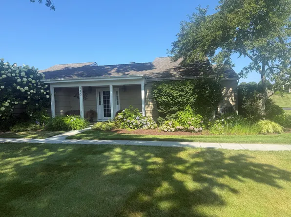 130 Saint Andrews Cir, Southampton, NY 11968