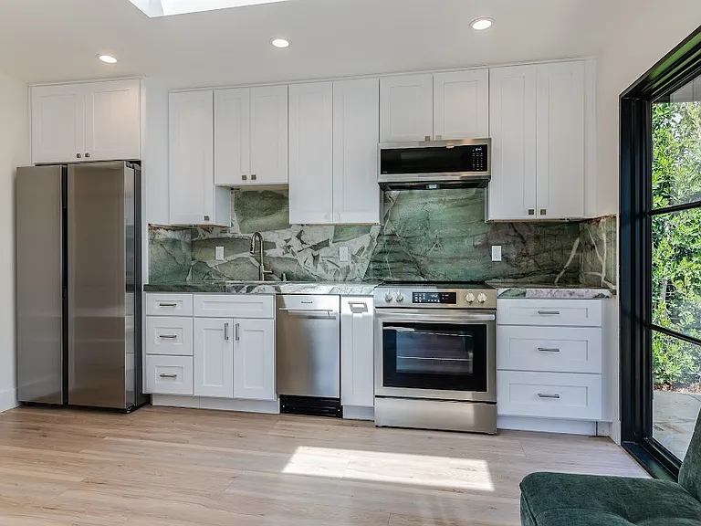 10385 Ilona Ave — Photo 26