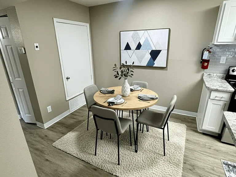 Vista Del Sol Apartments — Photo 31