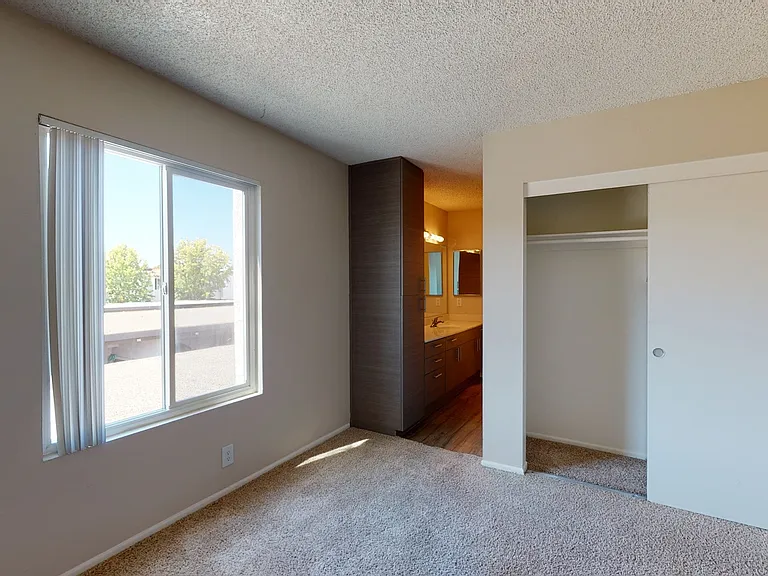 Huntington Vista — Photo 57
