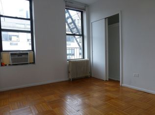 719 9th Ave APT 4R, New York, NY 10019