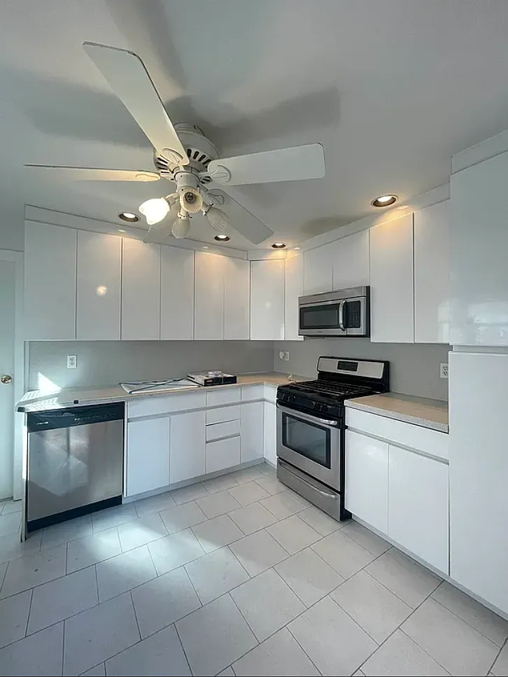 2 bed, 850 sqft, $2,000 — Photo 2