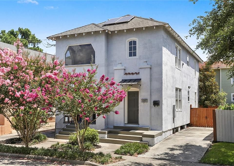1st image of 4207-09 Fontainebleau Dr