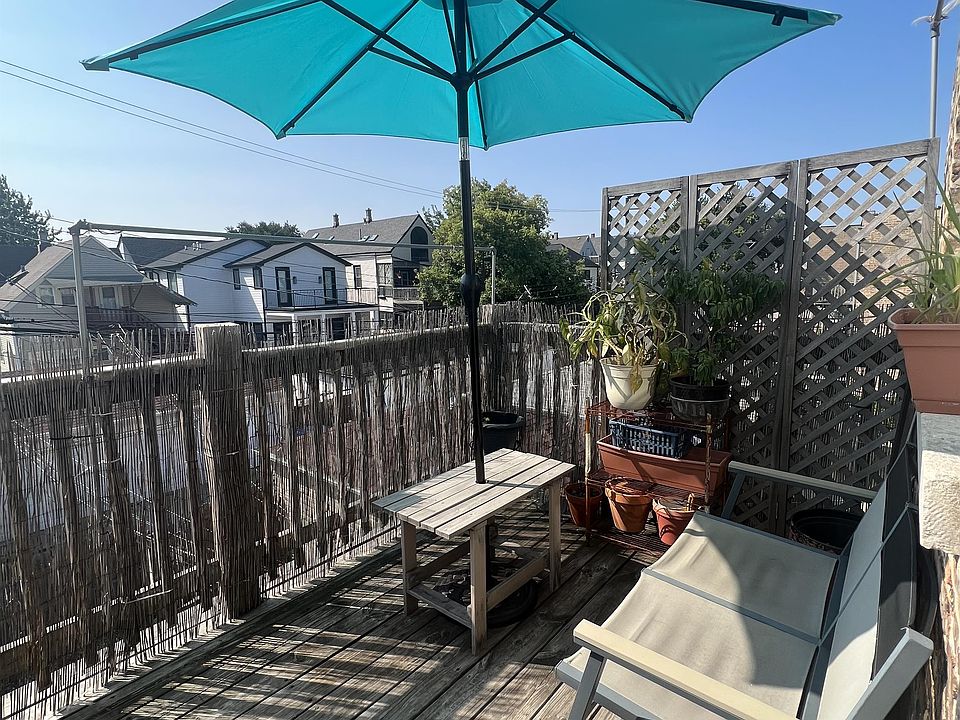 1st image of 2426 N Maplewood Ave #2R