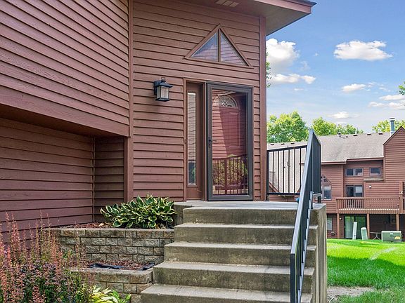 2nd image of 12526 Parkwood Dr