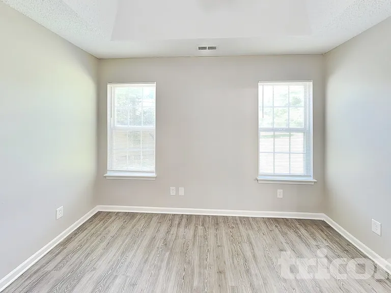 8820 Kismet Dr — Photo 7