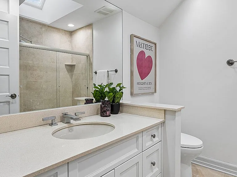 14341 Hamilton St — Photo 23