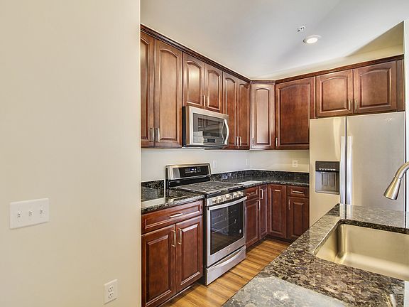 5th image of 162 Copley Cir