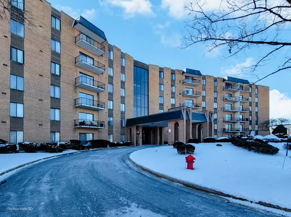 900 W Sunset Dr APT 209, Glenwood, IL 60425