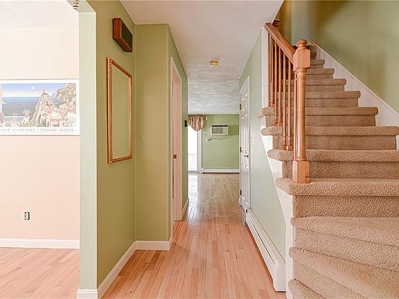 2nd image of 121 Forestwood Dr Unit 14A