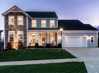 1724 Glacier Ridge Rd, Waukesha, WI 53188