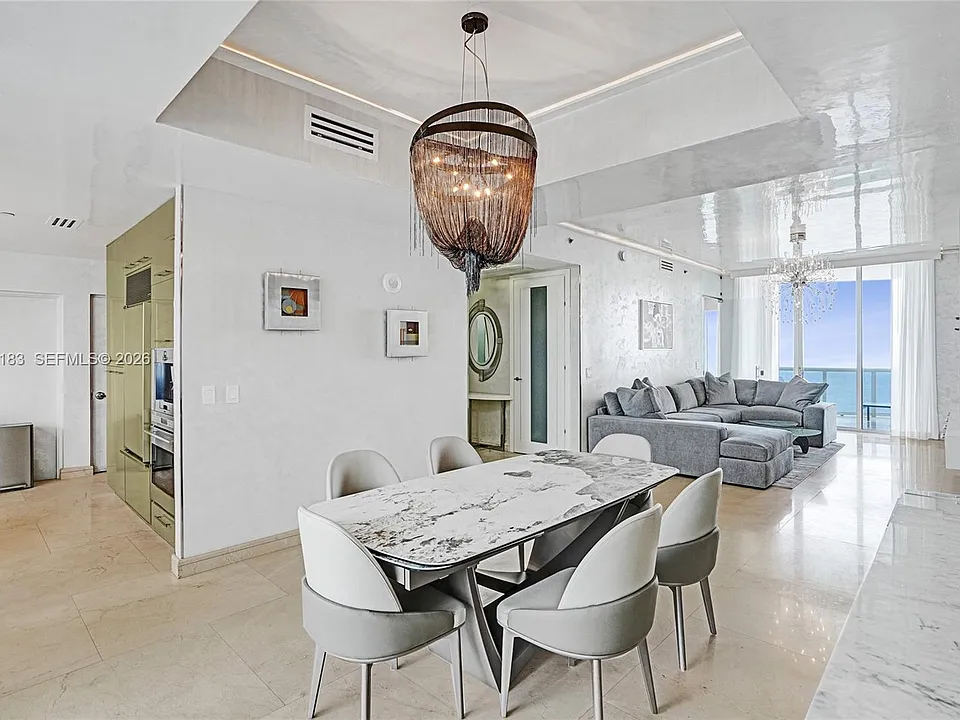 15901 Collins Ave #3006