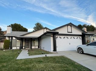28014 Carnegie Ave, Santa Clarita, CA 91350