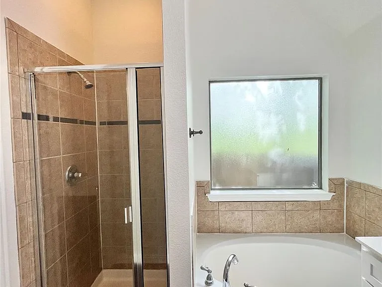 500 Hidden Meadow Ct — Photo 15