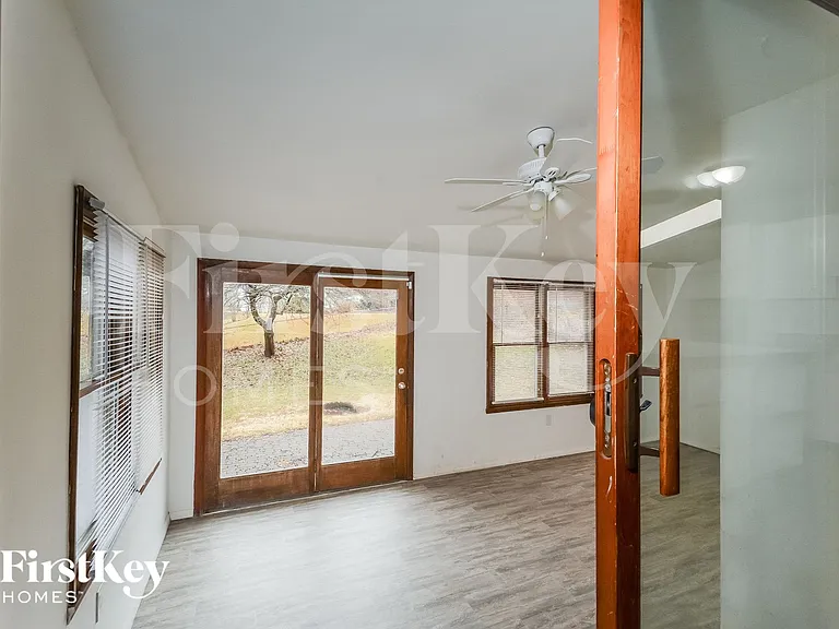 1432 Glenmeade Dr — Photo 9