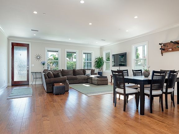 4th image of 930 Archer St