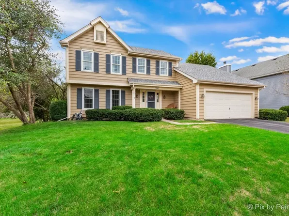 904 Lewis Rd, Geneva, IL 60134