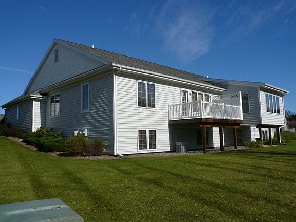 3rd image of 310 Shoreside North Dr SE #7