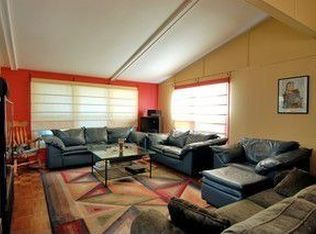 46W979 Country Ln, Maple Park, IL 60151