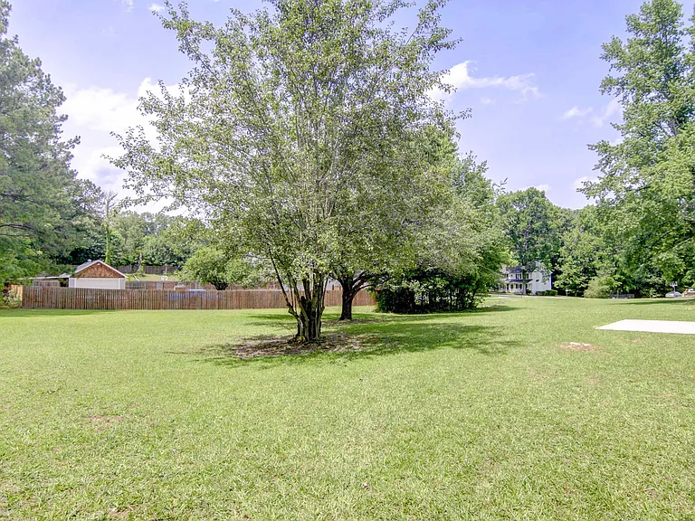 180 Fairfield Cir — Photo 40