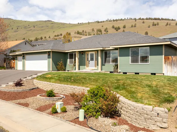 5851 N Hills Dr, Klamath Falls, OR 97603