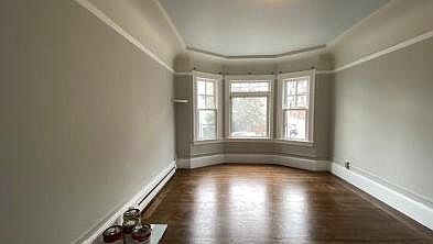 Very Large Master Bed with Bay Window 13' x 15'
