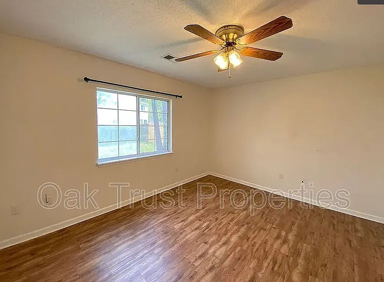 407 Catawba Dr — Photo 5