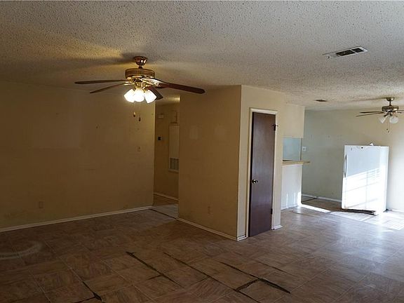 4th image of 209 Louise Ct