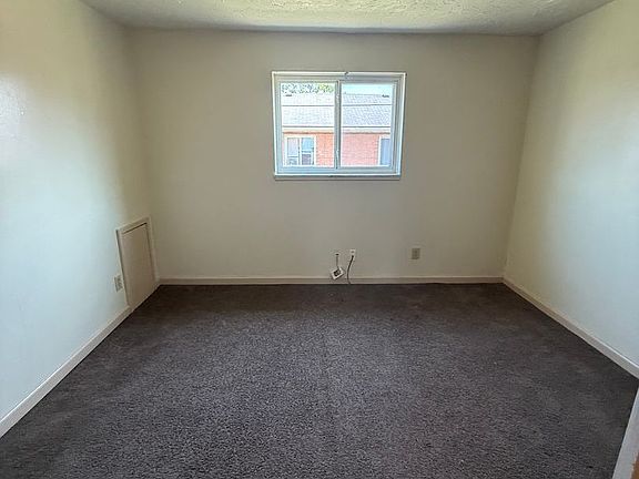 4th image of 23921 Banbury Cir APT 7