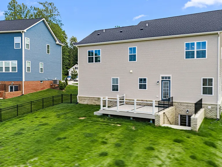 9031 Hereford Ct — Photo 4