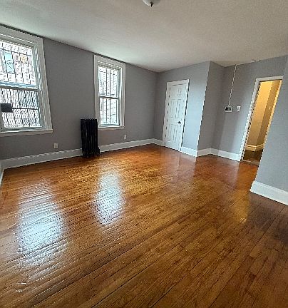 4th image of 544 Grove St #2