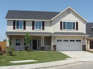 7477 N La Paz Ave, Fresno, CA 93722