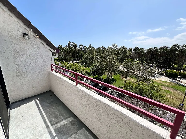 Overlook the Park from your private Balcony