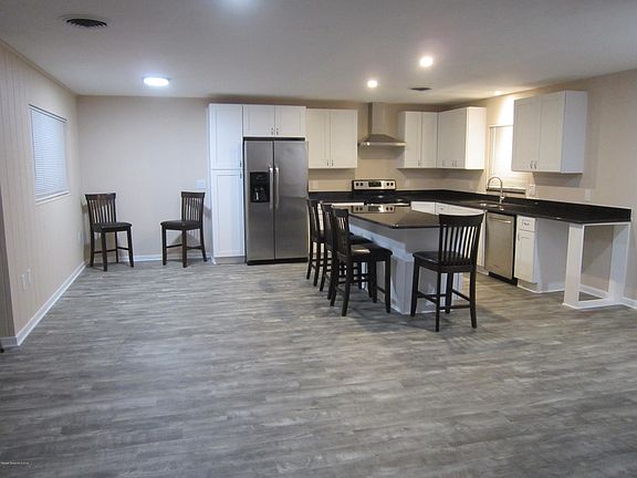 2nd image of 2556 Sellers Ln