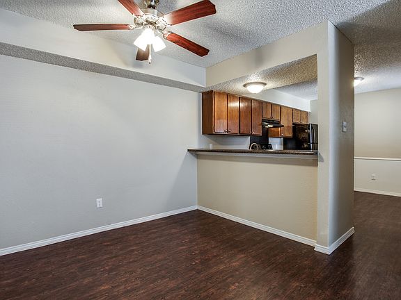 4th image of 1503 Tennis Dr APT 212